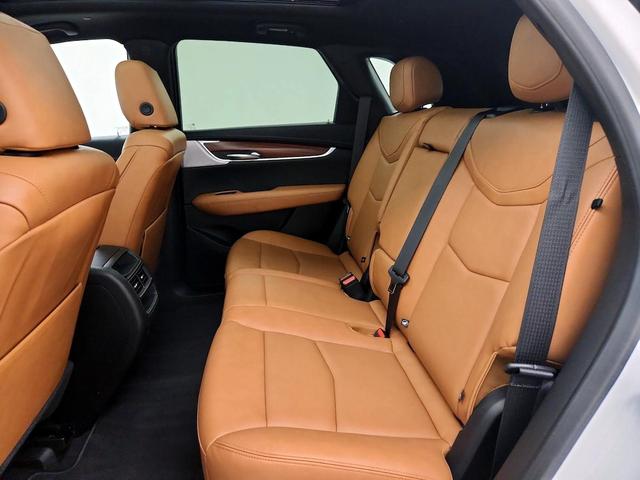 Photo of 2024 White Cadillac XT5
