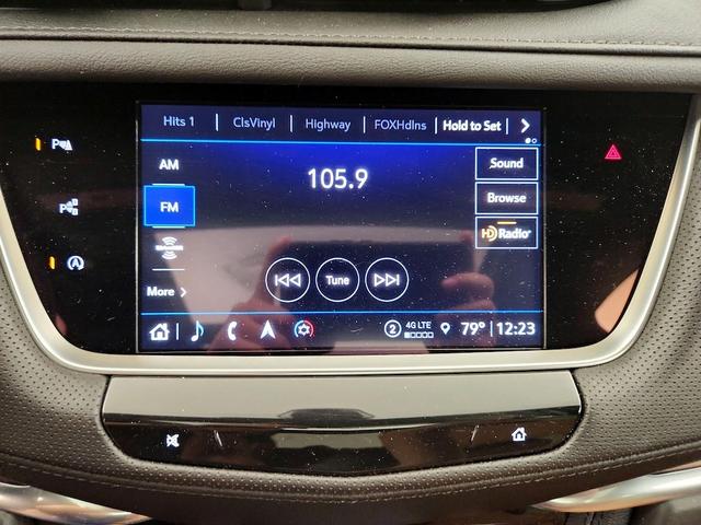Photo of 2024 White Cadillac XT5