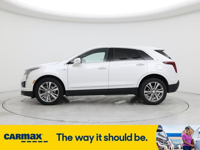 Photo of 2024 White Cadillac XT5