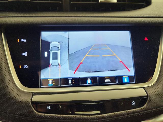 Photo of 2024 White Cadillac XT5