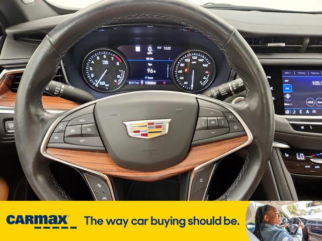 Photo of 2024 White Cadillac XT5
