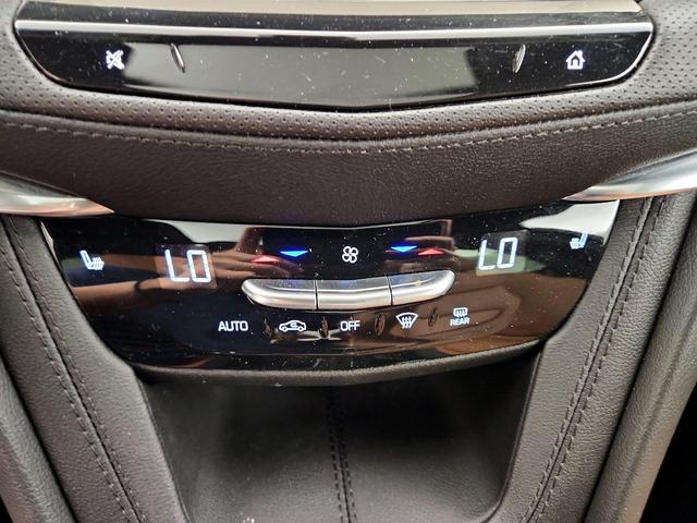 Photo of 2024 White Cadillac XT5