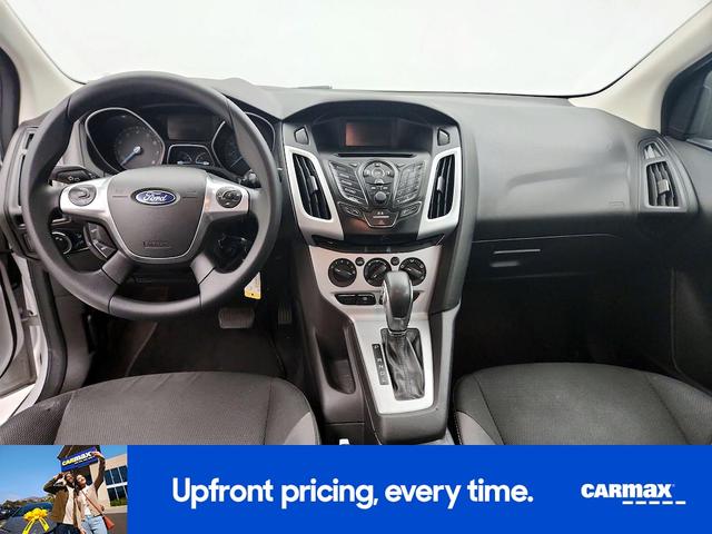 Photo of 2014 White Ford Focus