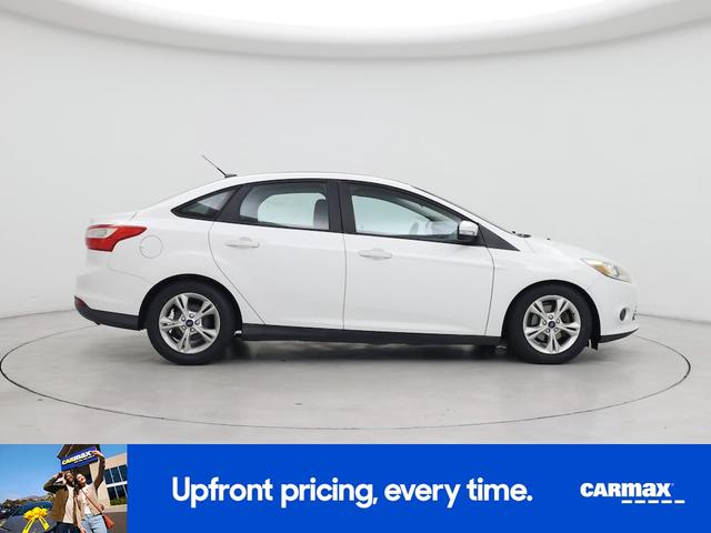 Photo of 2014 White Ford Focus