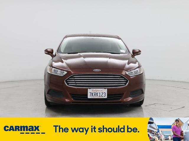 Photo of 2015 Burgundy Ford Fusion