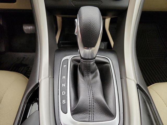 Photo of 2015 Burgundy Ford Fusion