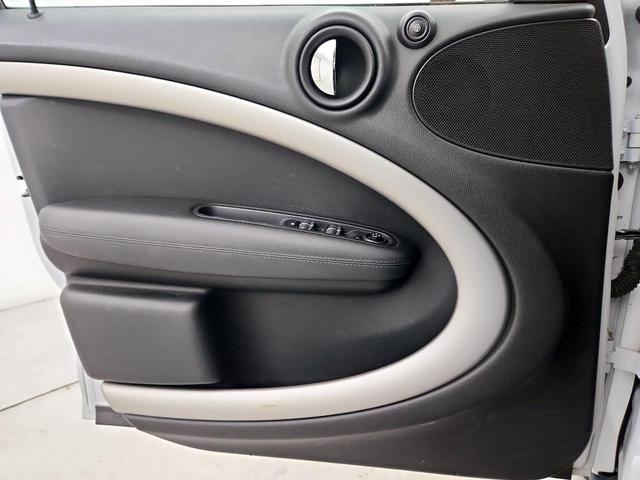Photo of 2015 White MINI Countryman