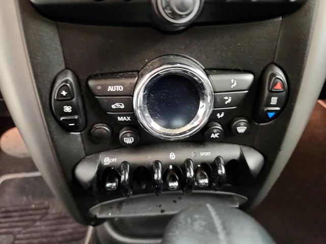Photo of 2015 White MINI Countryman