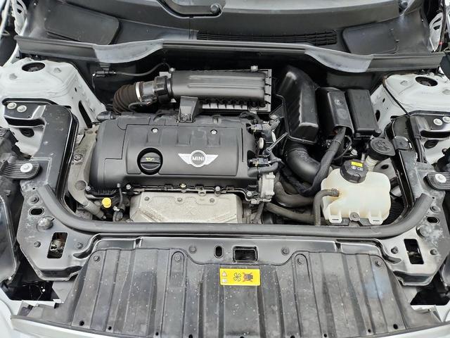 Photo of 2015 White MINI Countryman