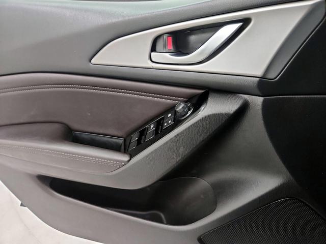 Photo of 2018 Black Mazda Mazda3