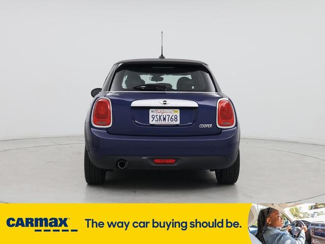 Photo of 2015 Blue MINI Hardtop