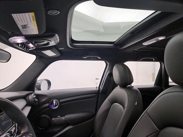 Photo of 2015 Blue MINI Hardtop