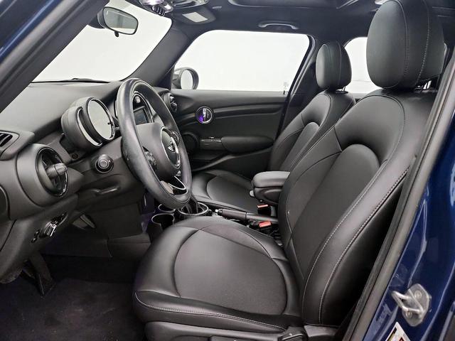 Photo of 2015 Blue MINI Hardtop