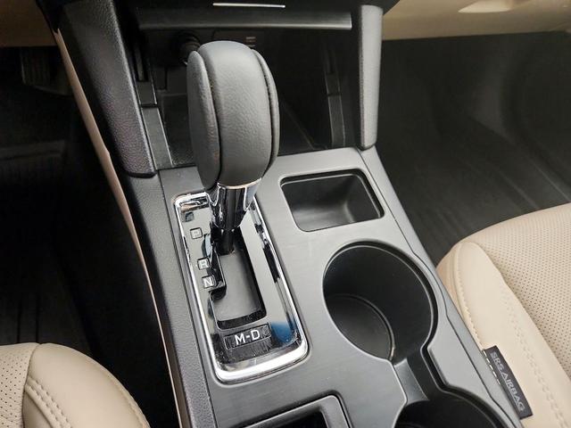 Photo of 2019 White Subaru Outback