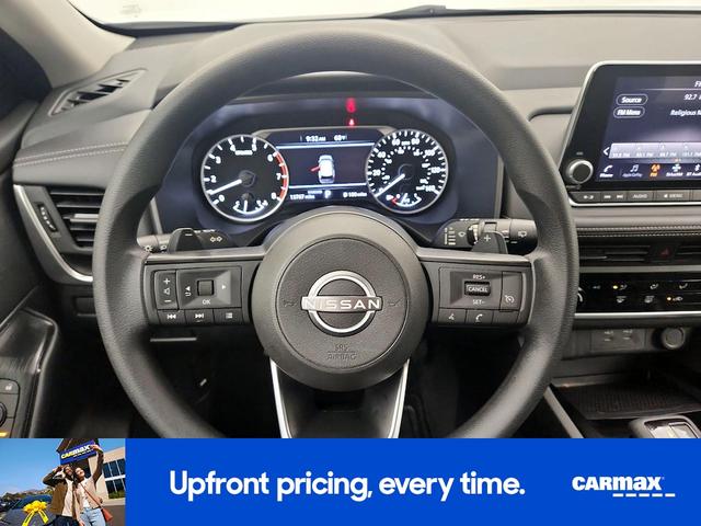 Photo of 2024 White Nissan Rogue