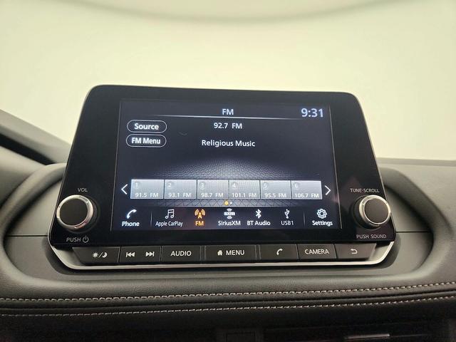 Photo of 2024 White Nissan Rogue