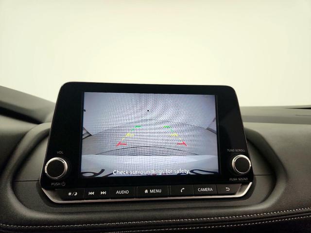 Photo of 2024 White Nissan Rogue