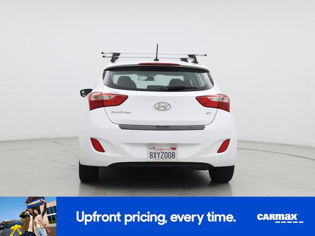 Photo of 2017 White Hyundai ELANTRA