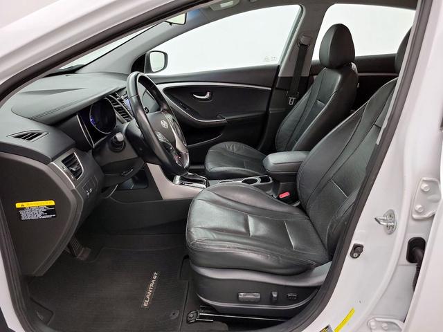 Photo of 2017 White Hyundai ELANTRA