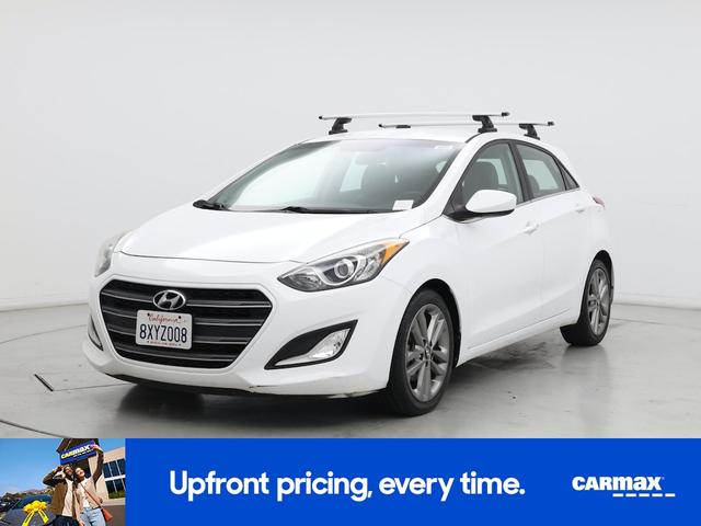 Photo of 2017 White Hyundai ELANTRA