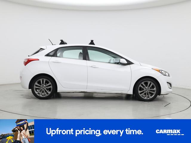 Photo of 2017 White Hyundai ELANTRA