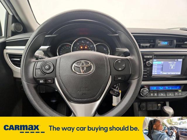 Photo of 2016 White Toyota Corolla
