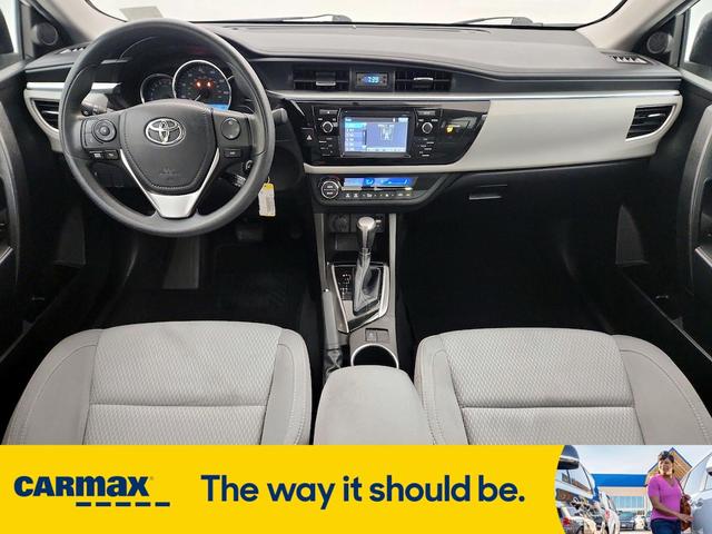 Photo of 2016 White Toyota Corolla