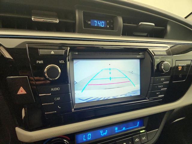 Photo of 2016 White Toyota Corolla