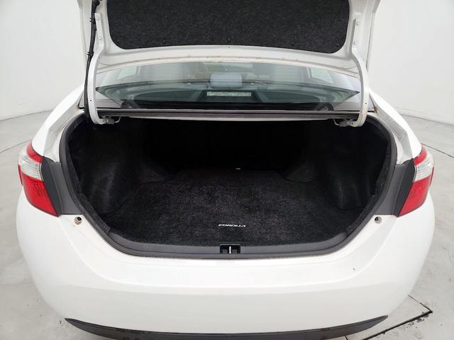 Photo of 2016 White Toyota Corolla