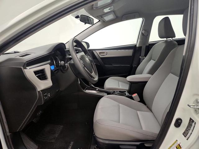 Photo of 2016 White Toyota Corolla