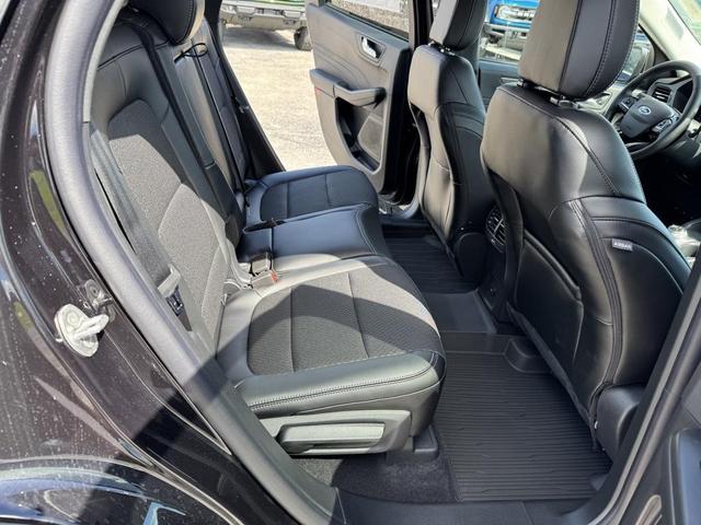 Photo of 2025 Agate Black Metallic Ford Escape PHEV