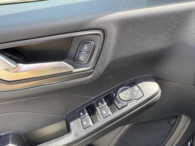 Photo of 2025 Agate Black Metallic Ford Escape PHEV