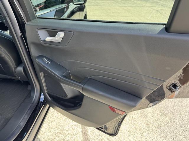 Photo of 2025 Agate Black Metallic Ford Escape PHEV