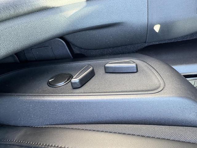 Photo of 2025 Agate Black Metallic Ford Escape PHEV
