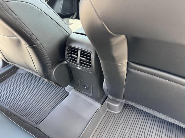 Photo of 2025 Agate Black Metallic Ford Escape PHEV