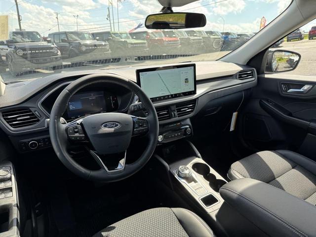 Photo of 2025 Agate Black Metallic Ford Escape PHEV