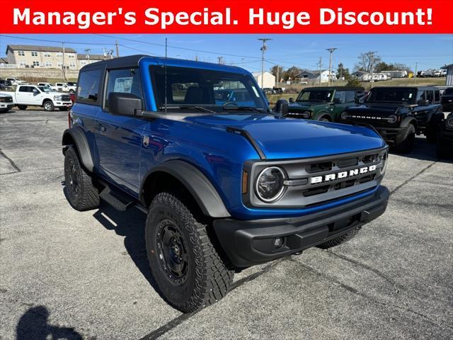 Photo of 2024 Velocity Blue Metallic Ford Bronco