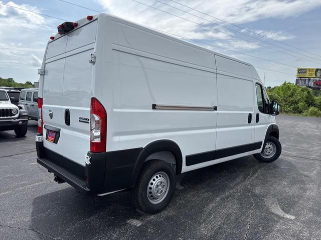 Photo of 2025 Bright White Clearcoat RAM ProMaster 2500