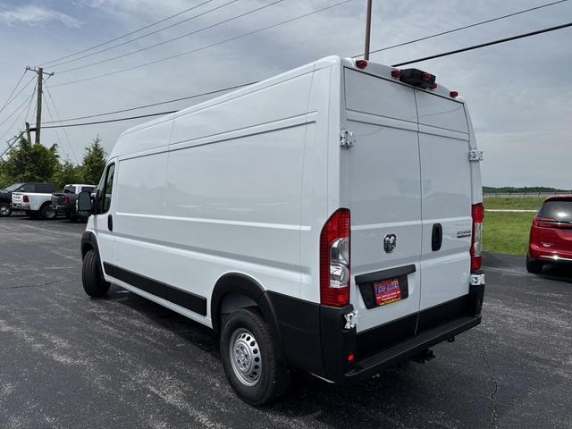 Photo of 2025 Bright White Clearcoat RAM ProMaster 2500