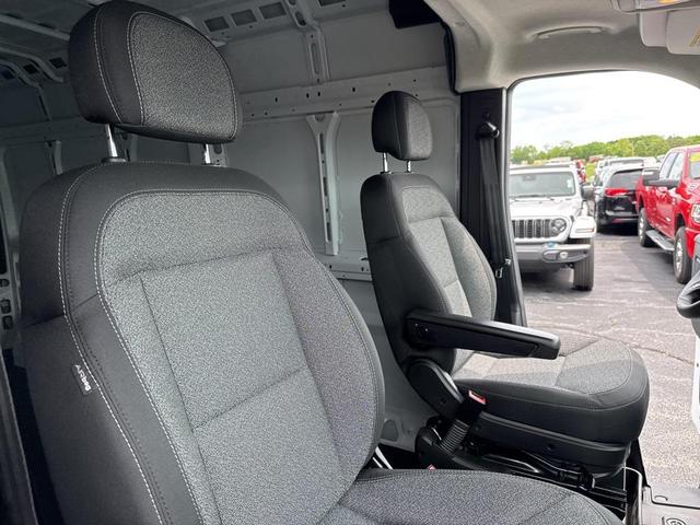 Photo of 2025 Bright White Clearcoat RAM ProMaster 2500