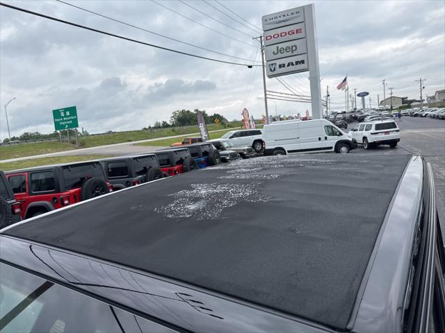 Photo of 2025 Black Clearcoat Jeep Wrangler