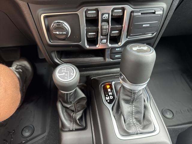 Photo of 2025 Black Clearcoat Jeep Wrangler
