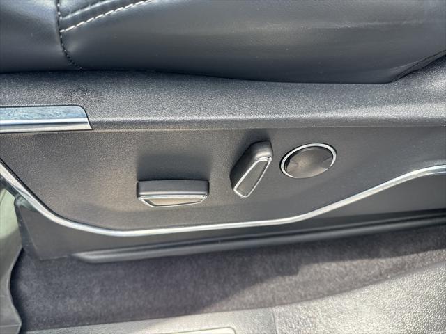 Photo of 2023 Avalanche Ford F-150 Lightning