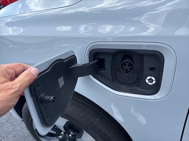 Photo of 2023 Avalanche Ford F-150 Lightning