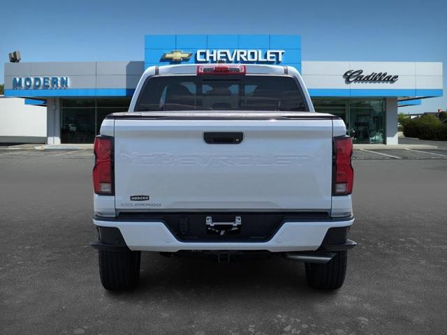 Photo of 2025 White Chevrolet Colorado