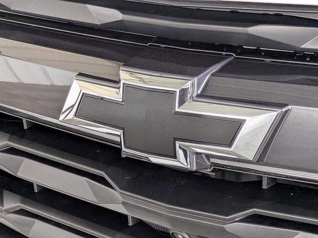 Photo of 2025 White Chevrolet Colorado