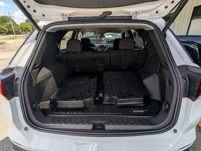 Photo of 2022 White Chevrolet Equinox