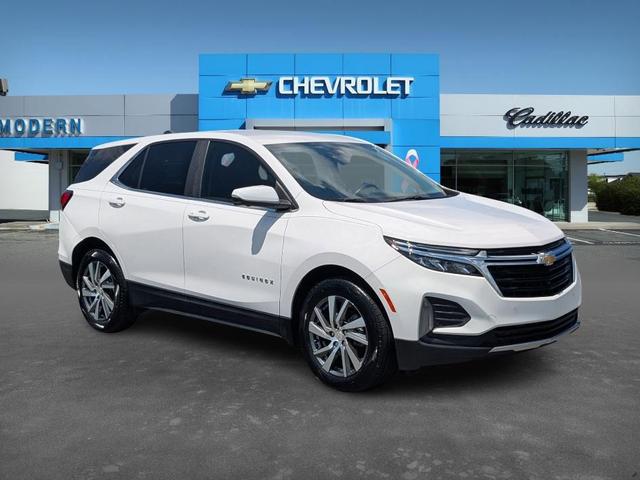 Photo of 2022 White Chevrolet Equinox