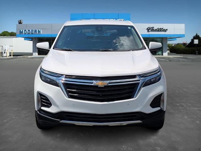 Photo of 2022 White Chevrolet Equinox