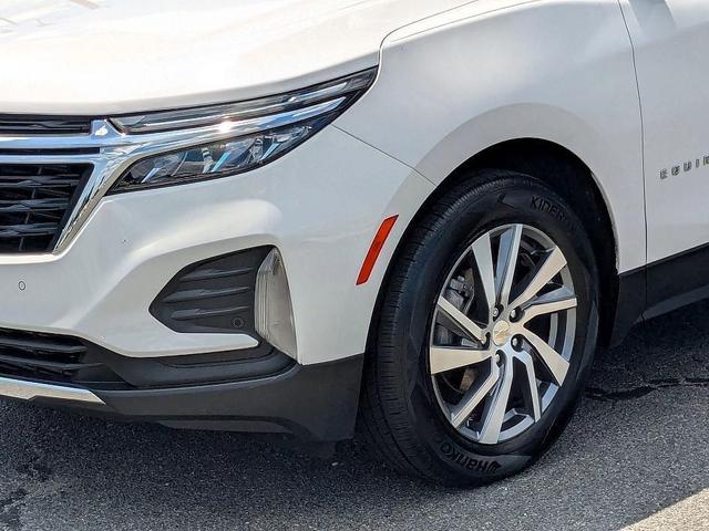 Photo of 2022 White Chevrolet Equinox